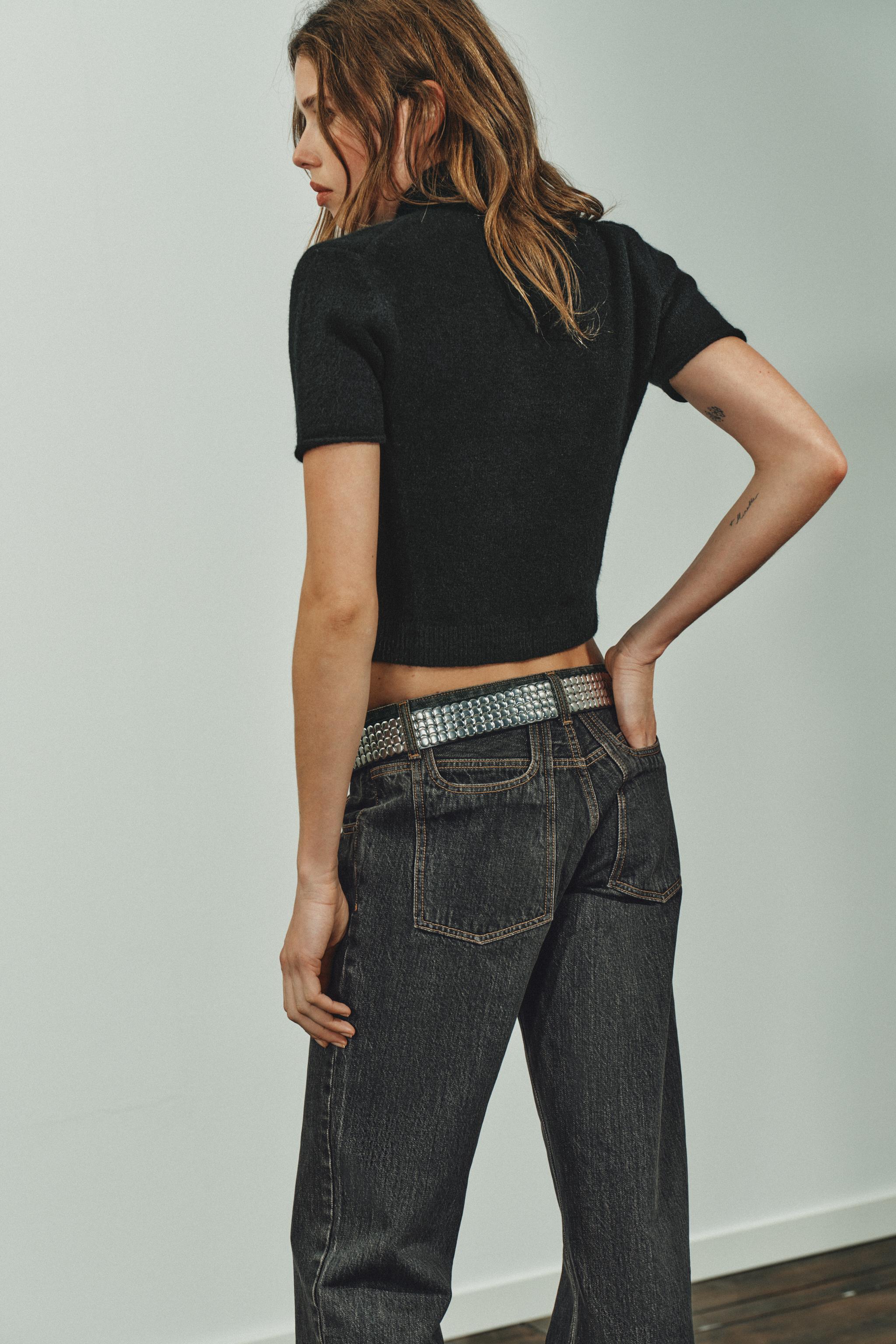 SOFT KNIT SHORT SLEEVE SWEATER